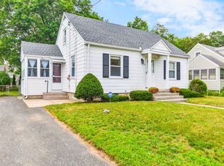 188 Windemere St, Springfield, MA 01104