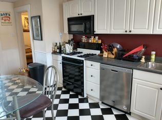 96 F St #2A, Boston, MA 02127