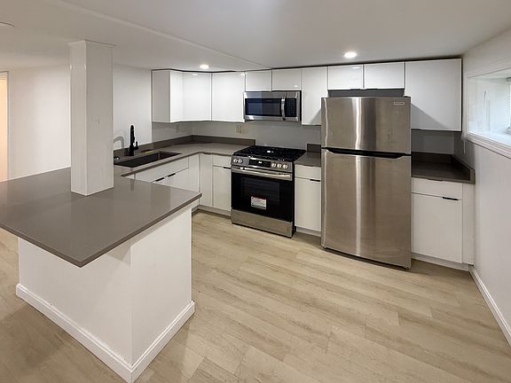 2nd image of 39 Schofield St #B