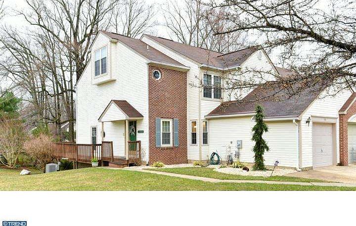 1st image of 84 Mahopac Dr