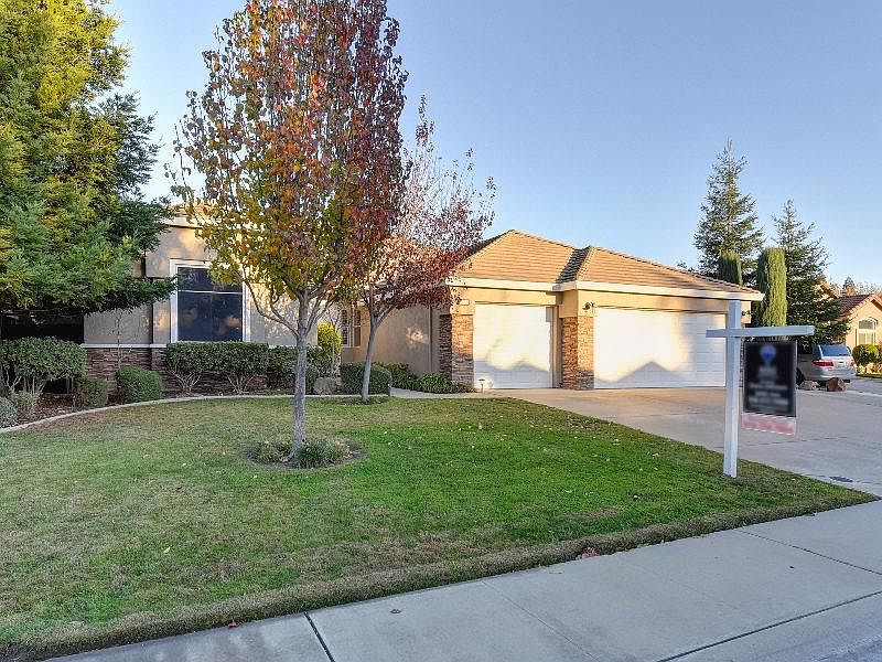 1st image of 8325 Leatherleaf Ct