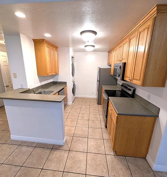 272 W 400 N #207 — Photo 9