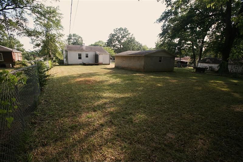2nd image of 1268 Meadow Ln