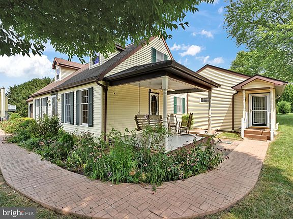 3rd image of 1238 Shetland Cir
