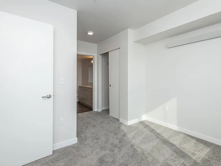 Linden Flats — Photo 106