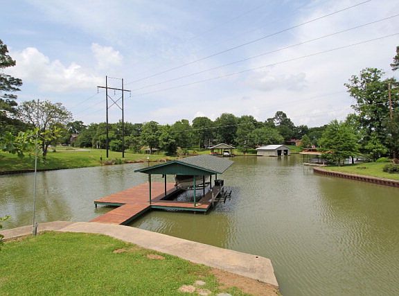 2nd image of 110 Moonglow Cir