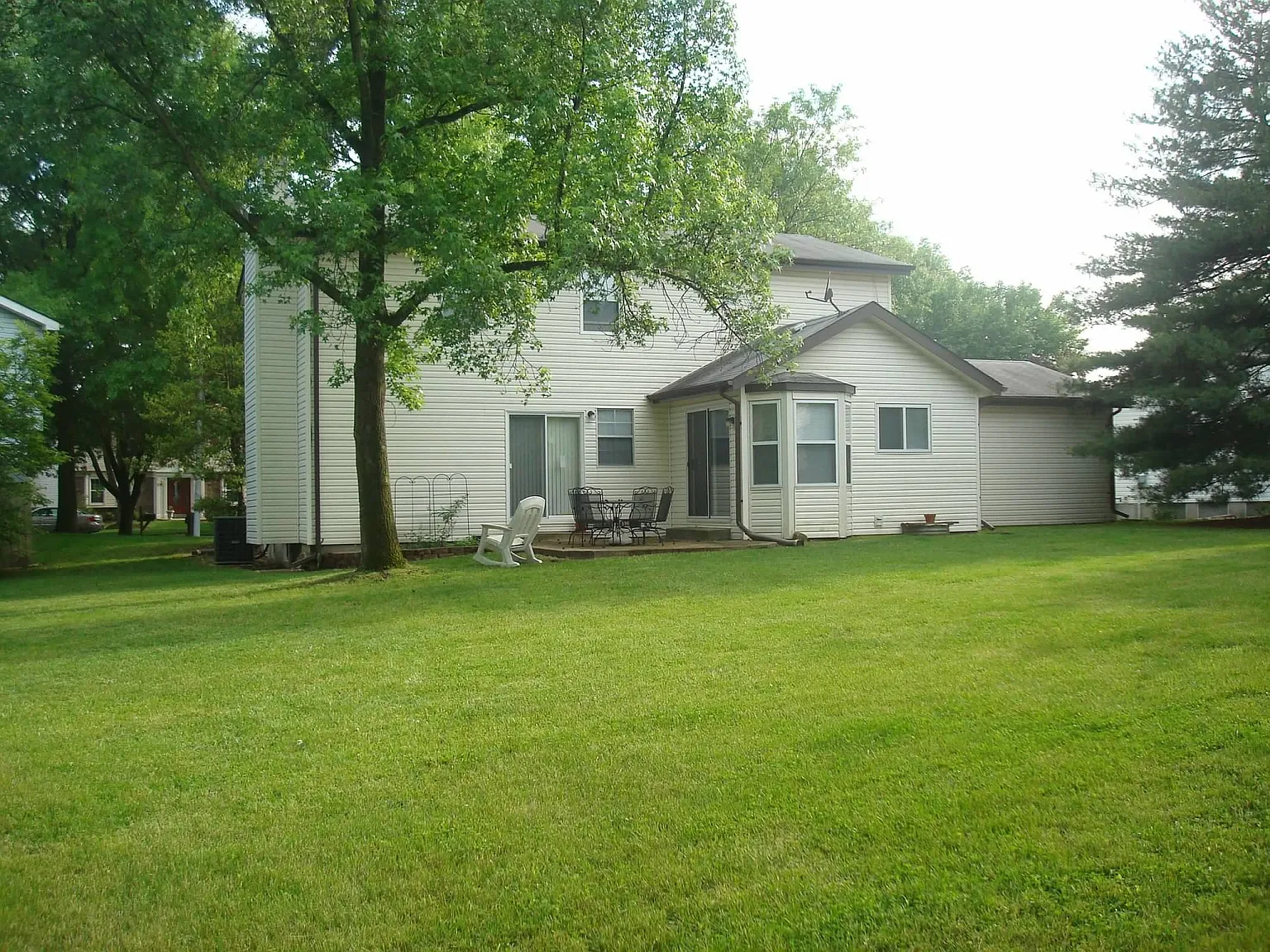 4 bed, 2950 sqft, $2,900 — Photo 4