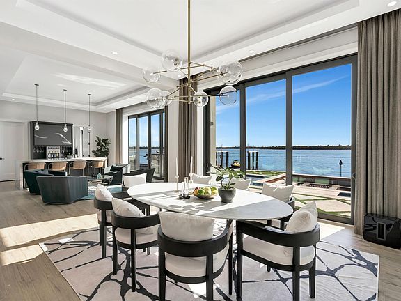 4th image of 712 Lakeside Cir