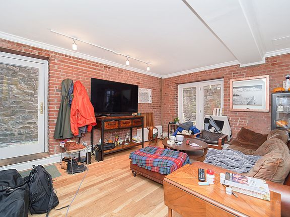 2nd image of 207 W 10th St