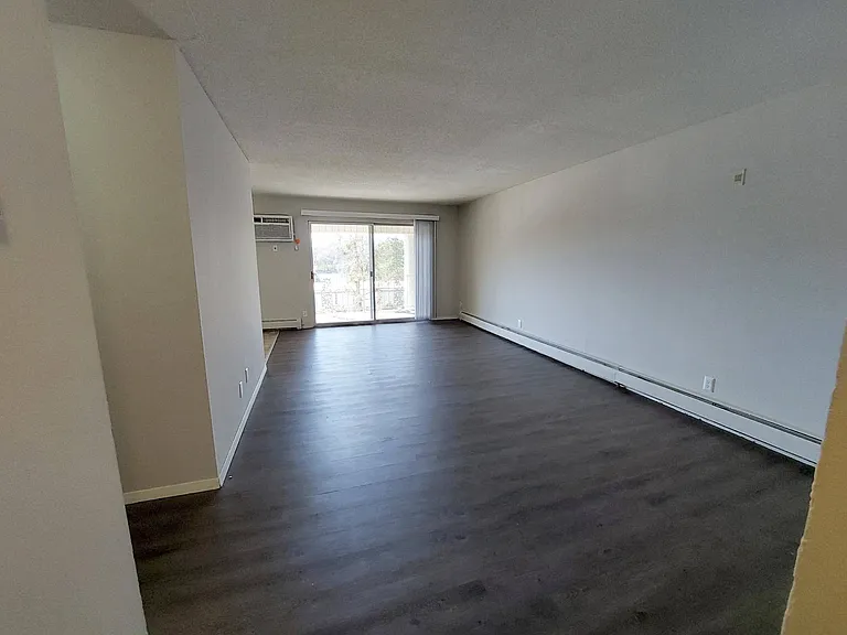 Charlton Place — Photo 49