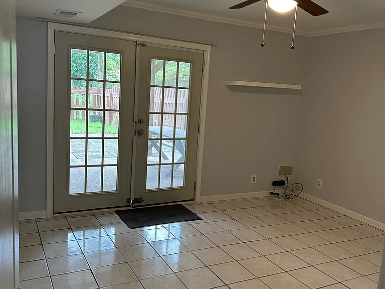 145 Sutcliffe Ln — Photo 4