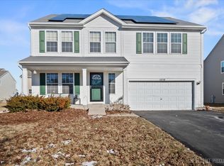 1038 Veteran Ave, Elburn, IL 60119