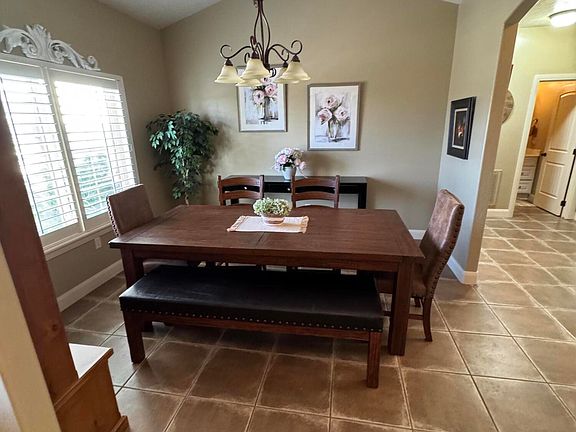 3rd image of 1130 E Fiddlers Canyon Rd