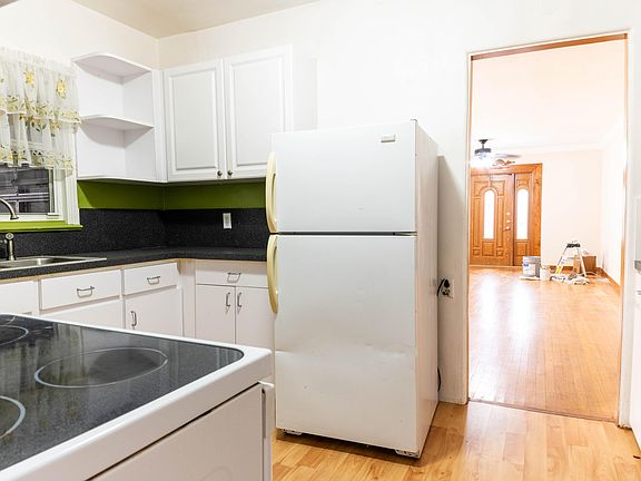 4th image of 1117 N B Street