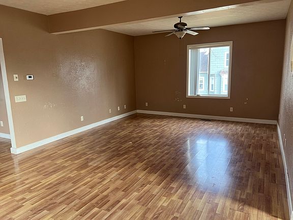 5th image of 304 S 3rd St