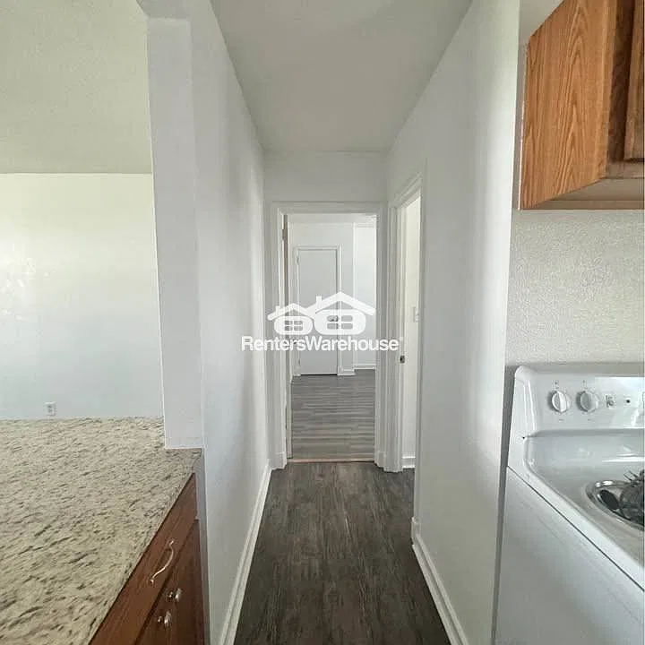 510 N 6th Ave E #2