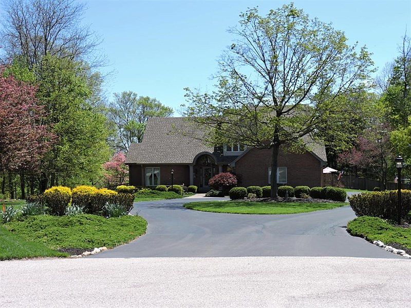 1st image of 18463 Running Deer Ln