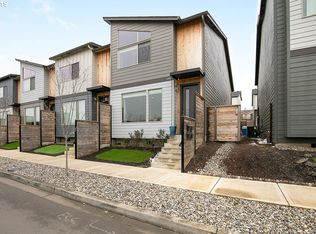 136 N 43rd Pl, Ridgefield, WA 98642