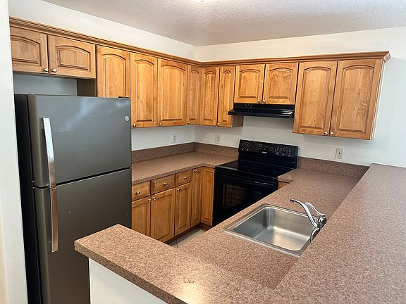 3rd image of 6656 SW 48th St