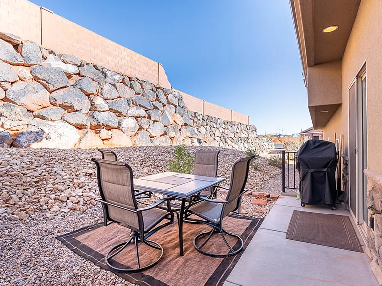 290 W Buena Vista Blvd — Photo 11