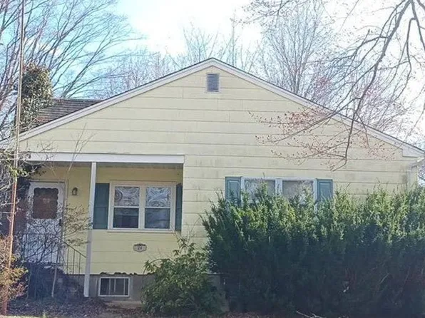 24 Saltaire Rd, Sound Beach, NY 11789