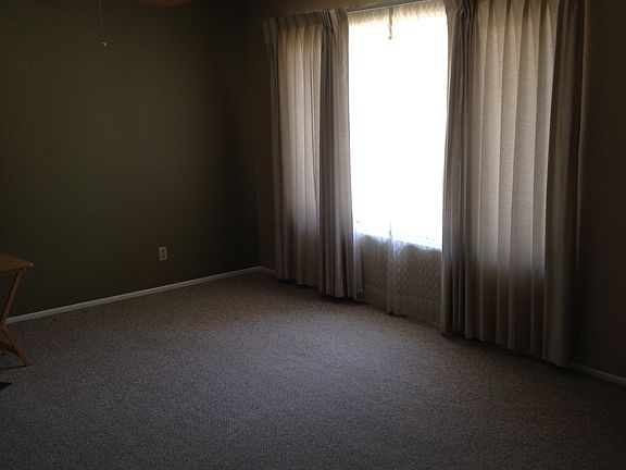 3rd image of 595 Kerilyn Ln