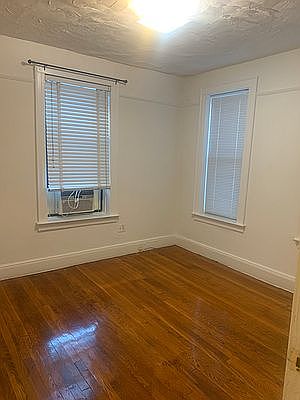 4th image of 2832 44th St APT 41