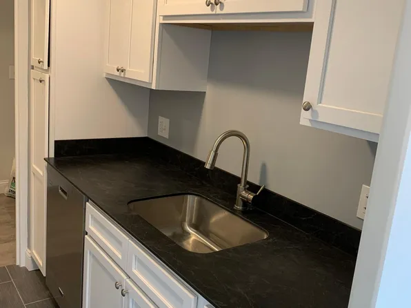 11850 Edgewater Dr APT 515, Lakewood, OH 44107