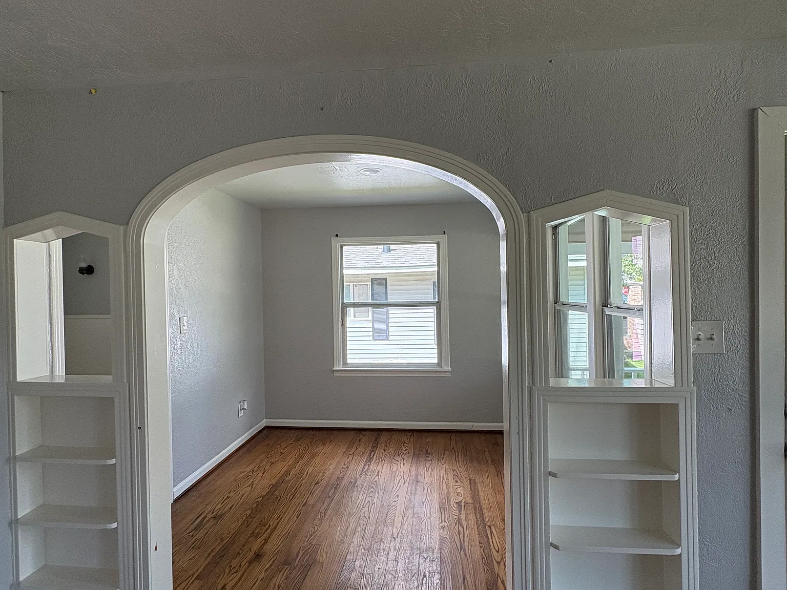 3 bed, 1389 sqft, $1,900 — Photo 3