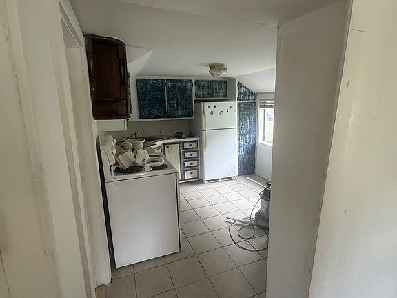 4th image of 421 Morrow St