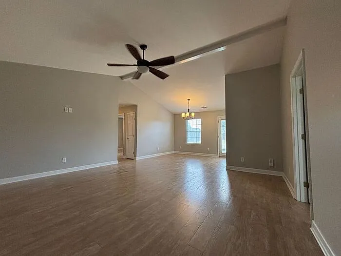 3 bed, 2.0 bath, 1284 sqft, $1,650 — Photo 4