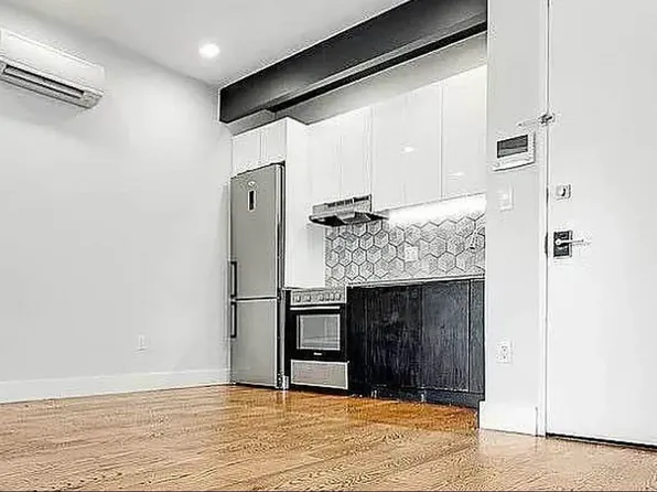 2901 Snyder Avenue image 1 of 8