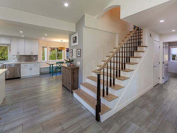 2nd image of 10900 Meseta Ave