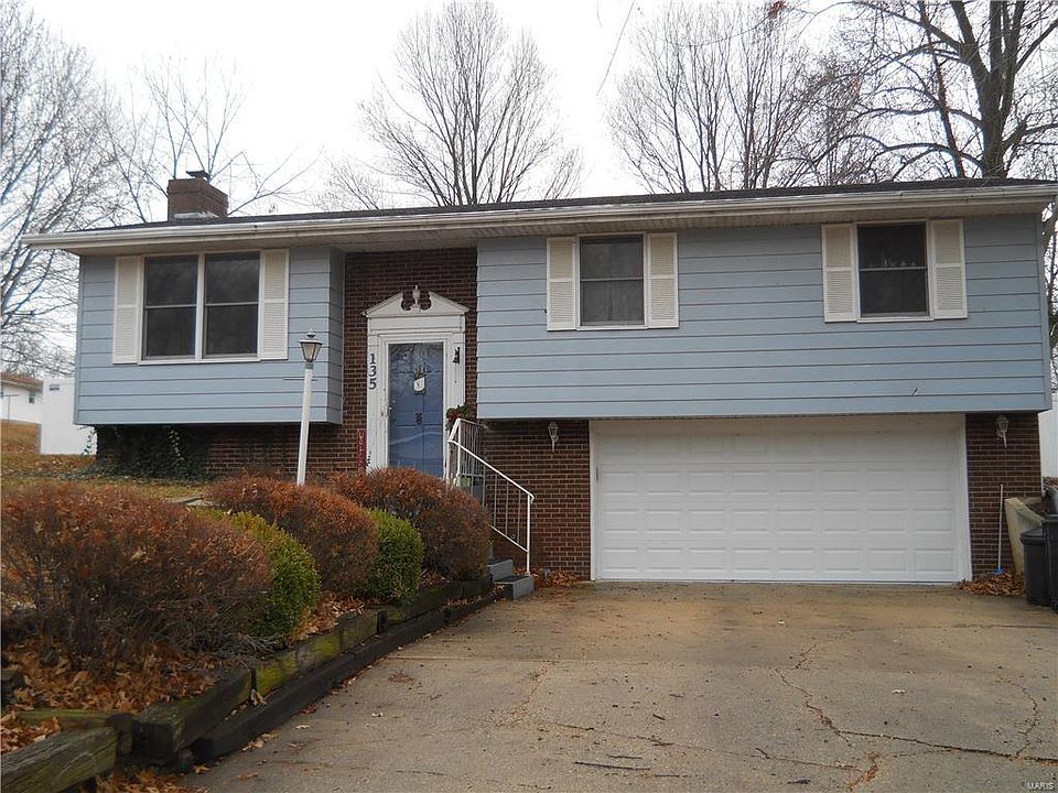 1st image of 135 Lake Vista Dr