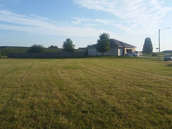 3rd image of 2220 Quail Dr