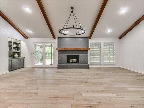 4th image of 904 Glenmark Ct