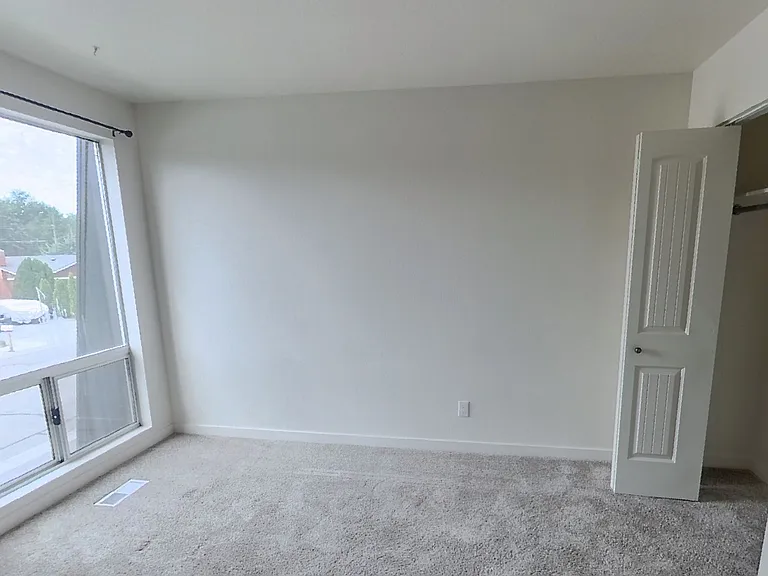 Parkwood Apartments — Photo 7