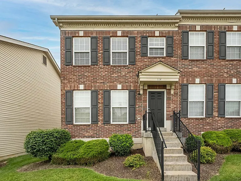 114 Willott Square Dr — Photo 2