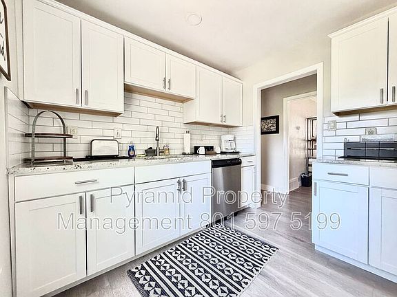 4th image of 37 W Robert Ave #A