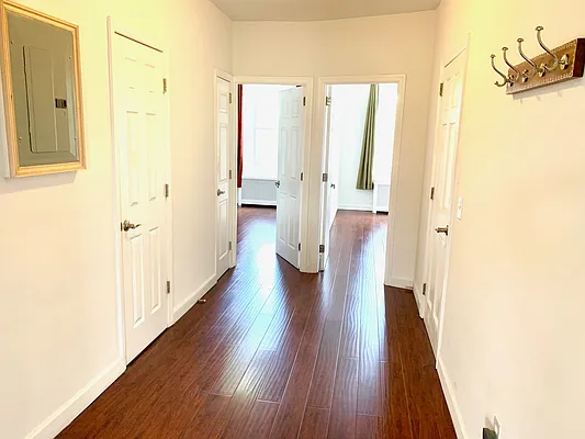 Rented by Luxury Apartments LIC | media 58