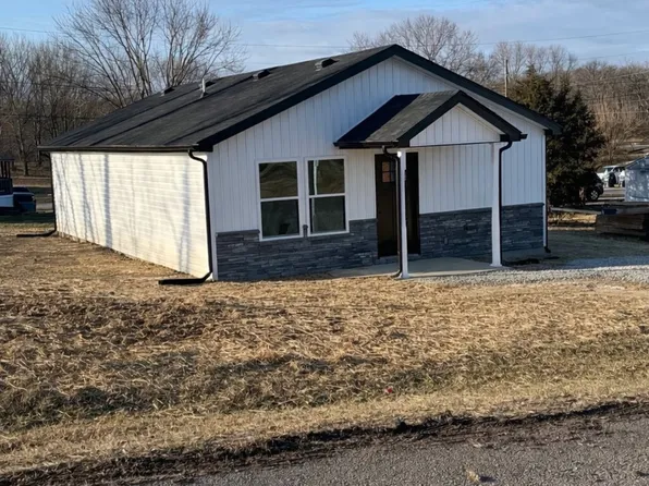 721 Country Manor St, North Vernon, IN 47265