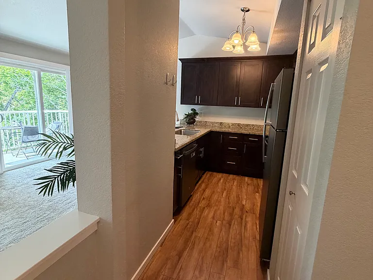 280 NW Holly St #6 — Photo 87