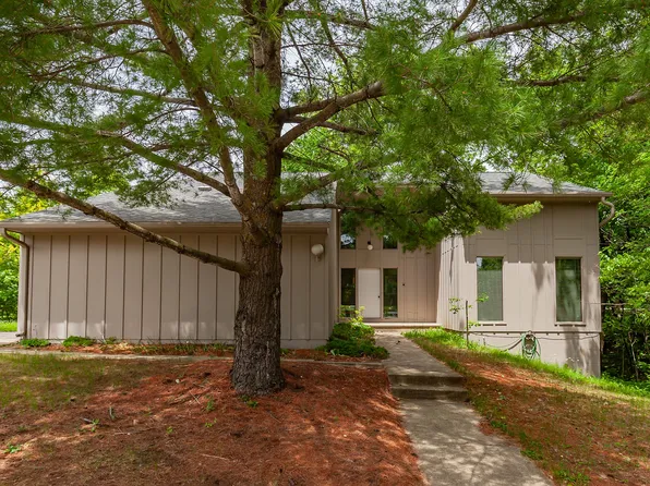 200 Westbend Cir, Ames, IA 50014