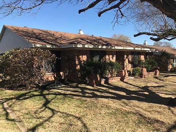 2nd image of 2629 Montclair Ln