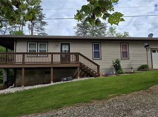762 Farrow Hill Rd, Davisville, WV 26142