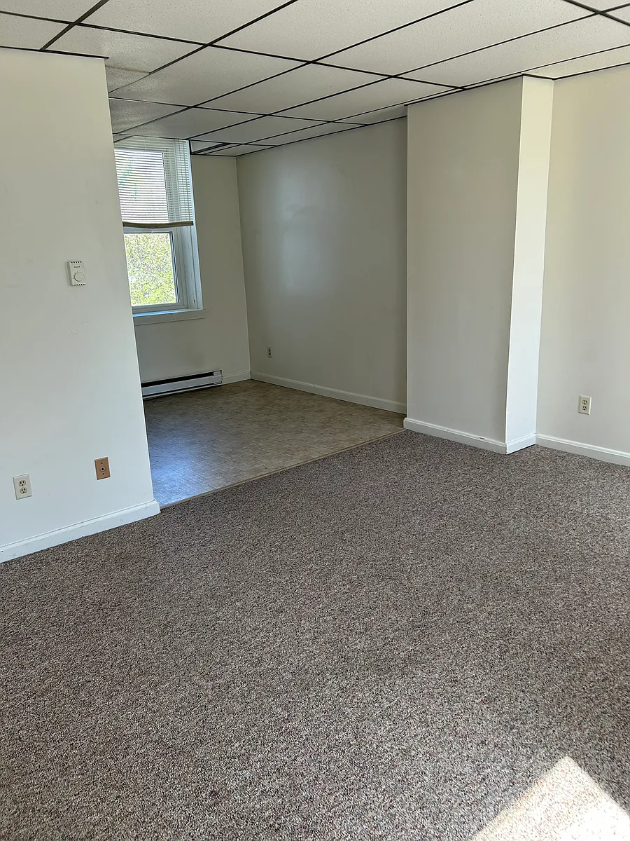 Building Photo - 321 E Penn St #B