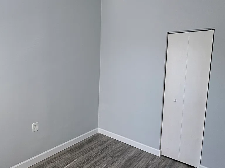8211 S Escanaba Ave #2 — Photo 14