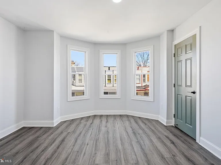 1406 S Allison St — Photo 16