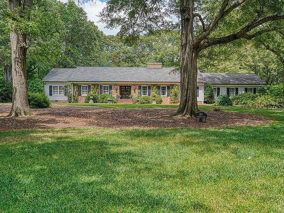 2nd image of 301 Dunbarton Ct