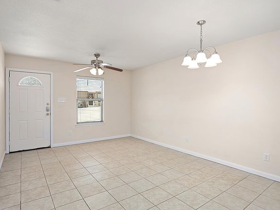 3rd image of 466 Clearview Cyn